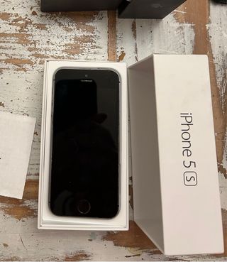 Lote 2 iPhones: 5S, SE (64GB)