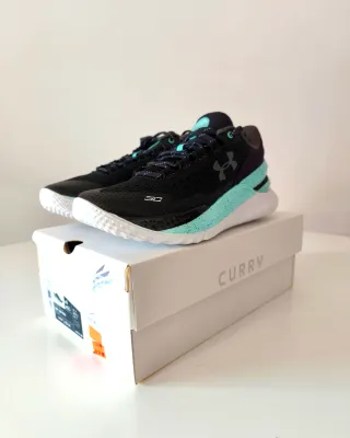 Zapatillas Under Armour Curry Negras y Turquesa