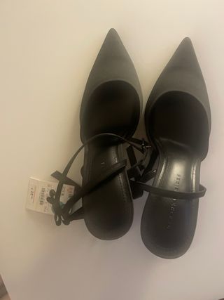 Zapatos Bershka tacón punta tiras lazo T38