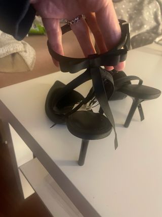Zapatos Bershka tacón punta tiras lazo T38