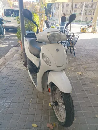 Moto Sym Symphony 125 Blanca