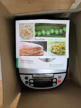 Robot de cocina plateado chef Revolution