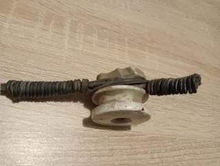 Aislante porcelana antiguo