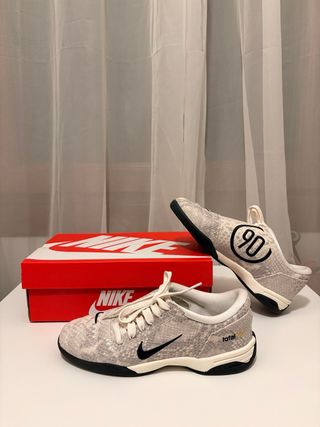 Nike T90 SE Beige/Negro Nuevas