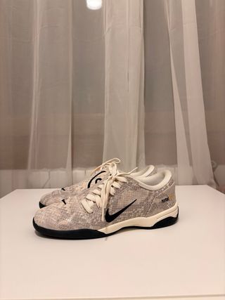 Nike T90 SE Beige/Negro Nuevas