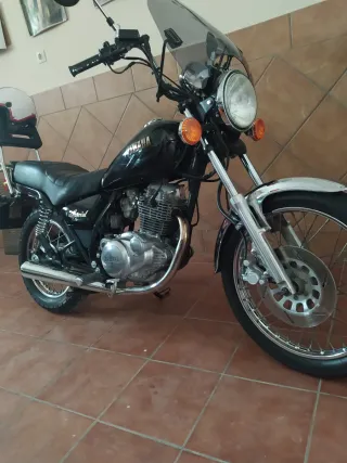 Yamaha Special 250cc Moto 13000 km, impecable,,