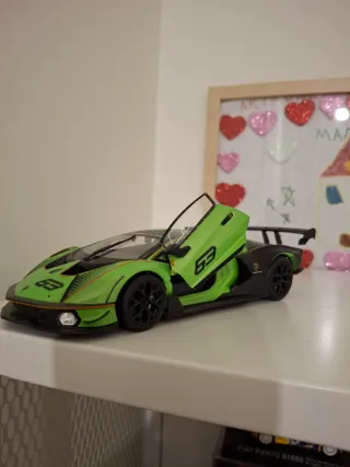 Lamborghini Essenza 1:24