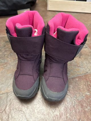 Botas Decathlon Talla 27 Moradas