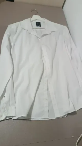 Camisas M (Negra y Blanca) sin usar