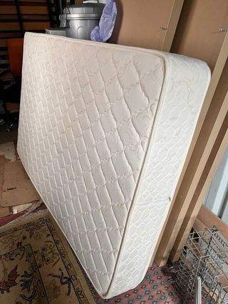 Cama 1.20x1.90 Metal y Madera con cuatro patas