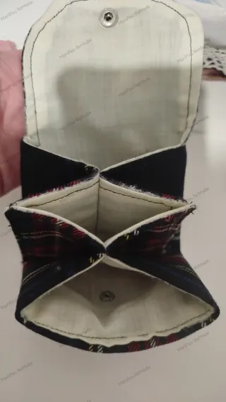 Monedero de tela escocesa