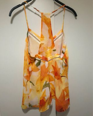 Blusa tirantes flores naranja y amarillo Talla XS
