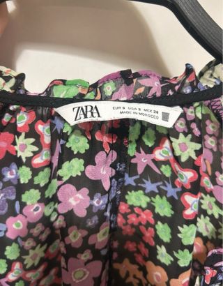 Blusa Zara floral multicolor Talla S