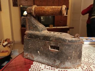 Plancha antigua de carbón