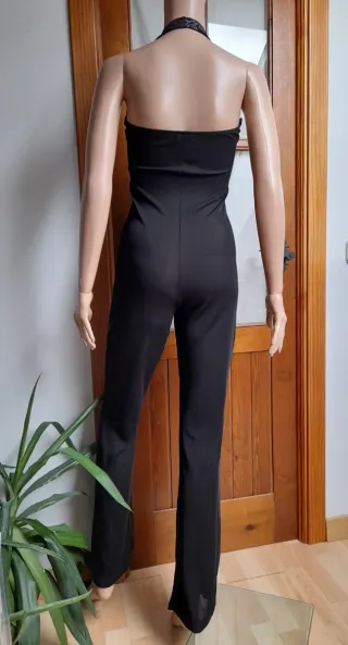 Mono de fiesta halter con pedrería lila