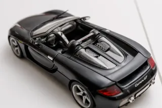 Maqueta Porsche Carrera GT 1/18 Negra Maisto