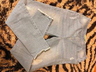 Jeans a leggings skinny strappati donna