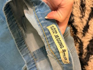 Jeans a leggings skinny strappati donna