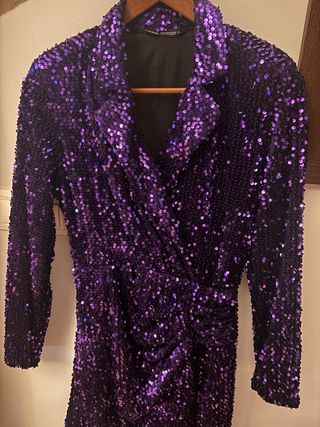 Vestido lentejuelas morado Talla S Zara