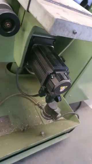 Fresadora Kondia CNC