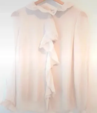 Blusa El Hangar Beige/Blanca con Volantes