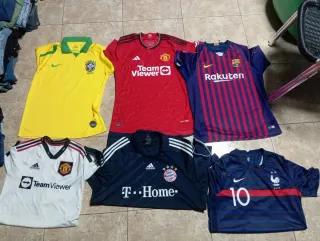 Camisetas de fútbol varias tengo tinoda