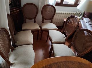 Mesa EXTENSIBLE y 6 SILLAS Clásicas