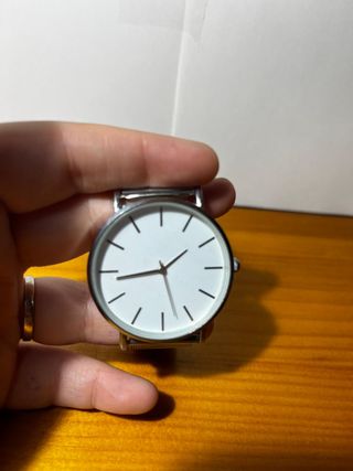 Reloj Minimalista Plateado Unisex Nuevo