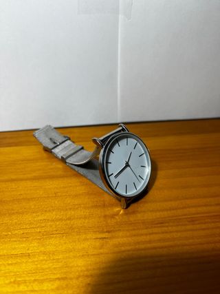 Reloj Minimalista Plateado Unisex Nuevo