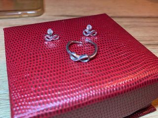 Conjunto Plata Infinito Anillo y Pendientes