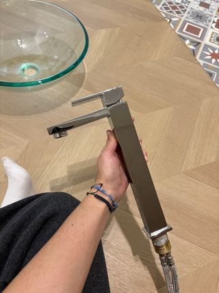 Grifo alto cuadrado moderno