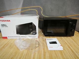 Microondas Toshiba 20L MW2-MG20P(BK) con Grill