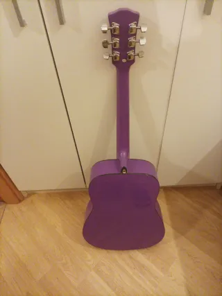 Guitarra púrpura Disney Hannah Montana con Funda