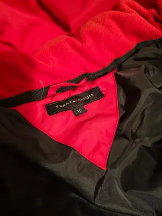 Anorak Tommy Hilfiger niño rojo T.10