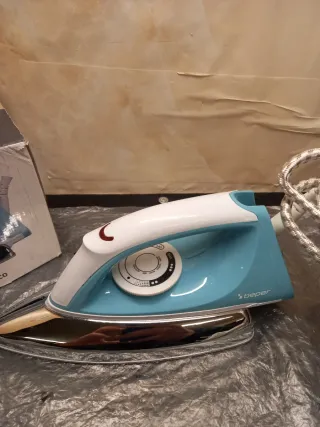 Ferro da stiro Beper 1300W