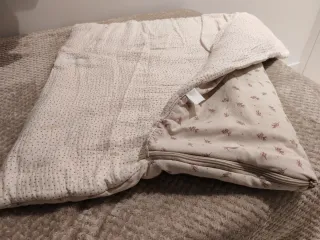 Arrullo bebé Walking Mum estampado floral