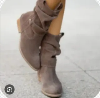 Botas de ante a estrenar.