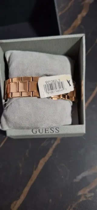 Reloj Guess Dorado Mujer