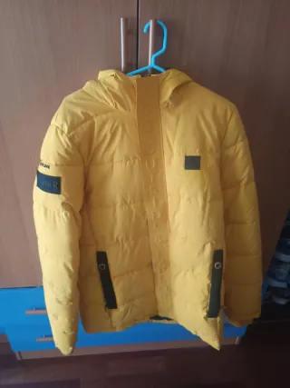 Abrigo amarillo Decimas