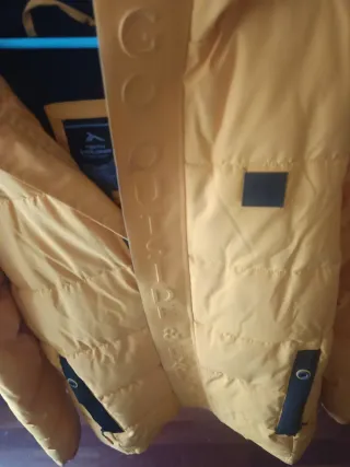 Abrigo amarillo Decimas