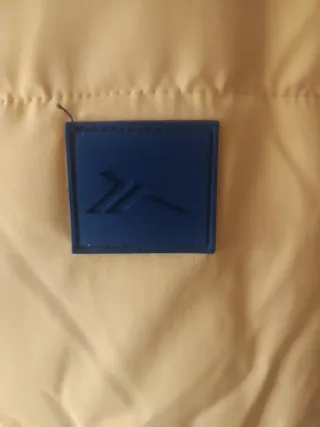 Abrigo amarillo Decimas