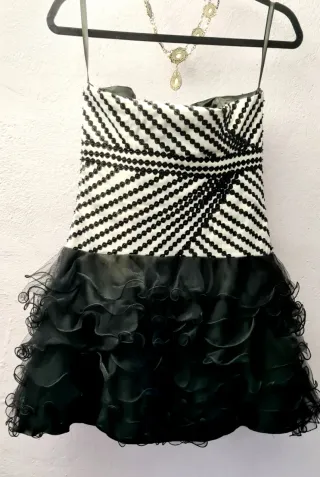 Vestido de fiesta blanco y negro