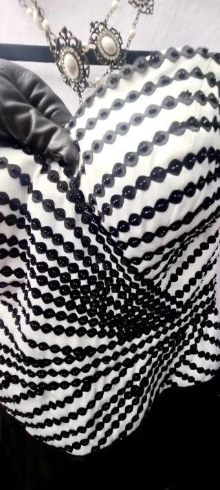 Vestido de fiesta blanco y negro