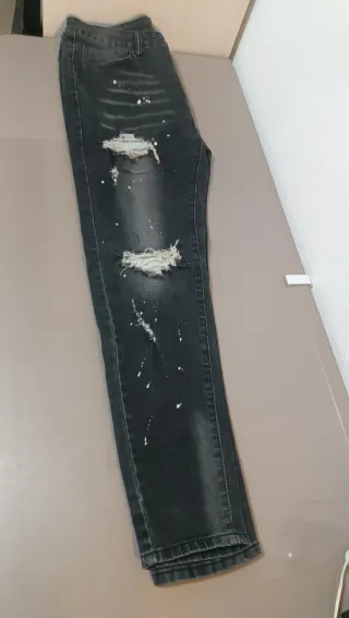 Pantalón vaquero skinny desgastado talla M