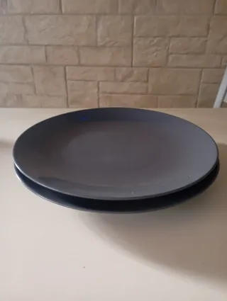 Conjunto de 2 pratos de cerâmica cinza escuro