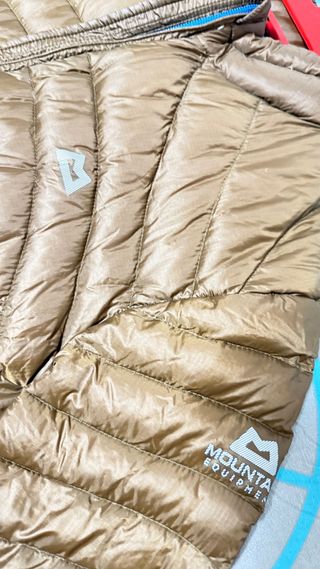 Mountain Equipment plumífero marrón