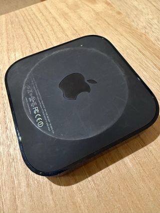 Apple TV 1ª Gen + Mando