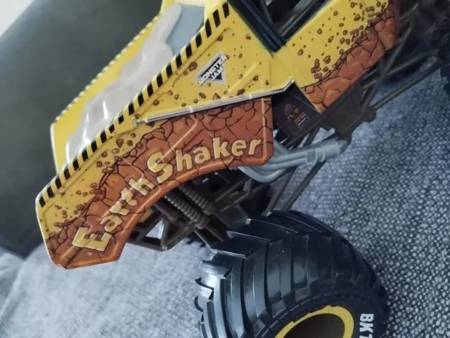 Lote coches Spiderman, Monster Jam y teledirigidos