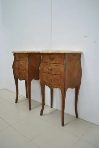 Antiguas mesitas bombé Luis XV