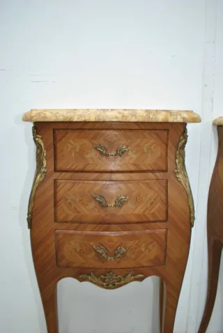 Antiguas mesitas bombé Luis XV